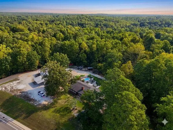 1870 N Market St, Paris, TN 38242