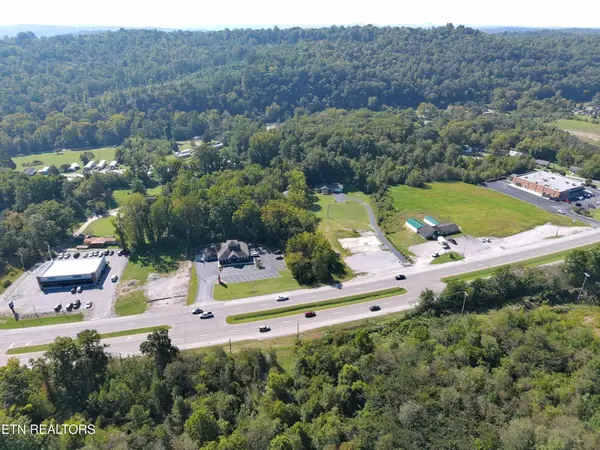 1723 Roane State Hwy, Harriman, TN 37748