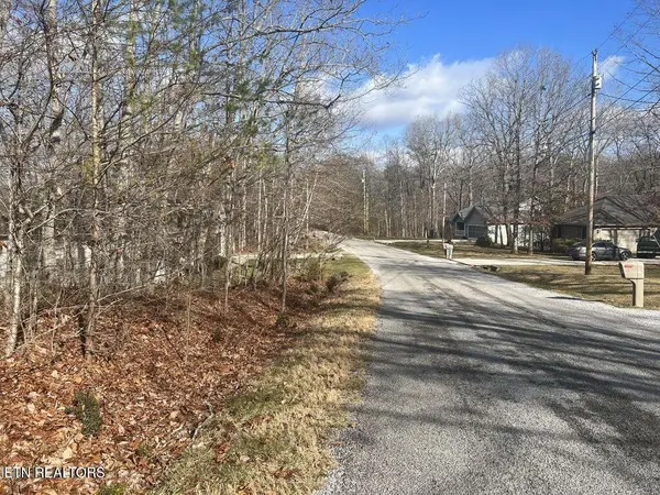 290 Kings Down Drive, Crossville, TN 38558