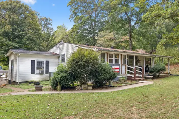 1826 Palmyra Rd, Palmyra, TN 37142