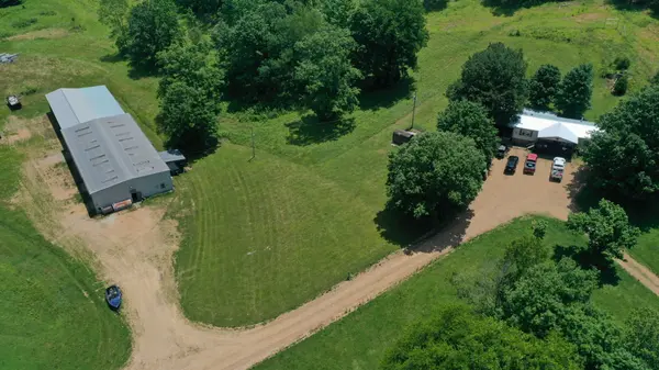 1092 Shoulder Strap Branch Rd, Vanleer, TN 37181