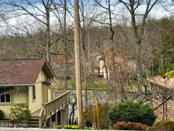 11 Oxford Circle, Crossville, TN 38558