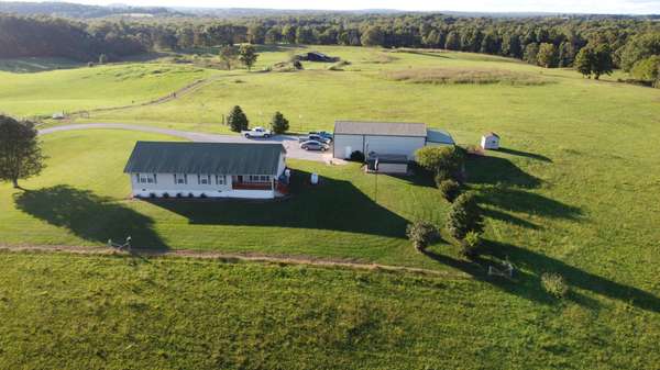 12343 Griffith Rd, Pikeville, TN 37367