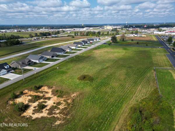 3 Cook Rd, Crossville, TN 38571