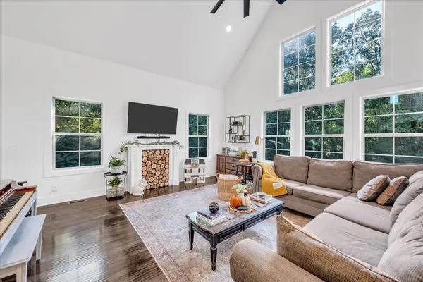 170 Briarwood Ln, Smithville, TN 37166