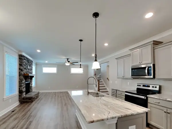 1406 Cotillion Dr, Murfreesboro, TN 37128