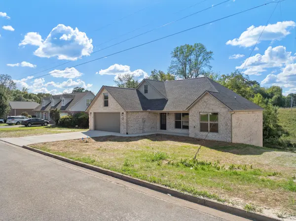 106 Derek Dr, Lexington, TN 38351