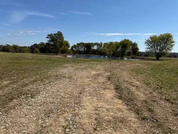 405 Smith Rd, Crossville, TN 38571