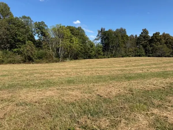 555 Smith Rd, Crossville, TN 38571