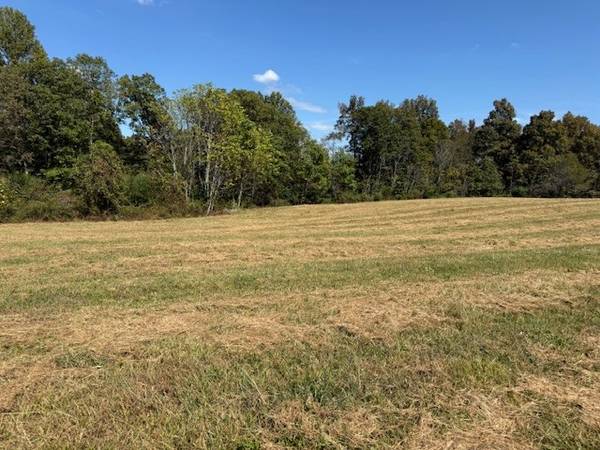 555 Smith Rd, Crossville, TN 38571
