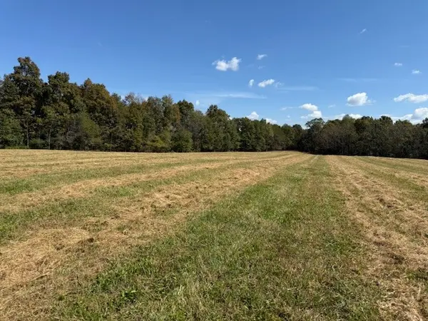 555 Smith Rd, Crossville, TN 38571