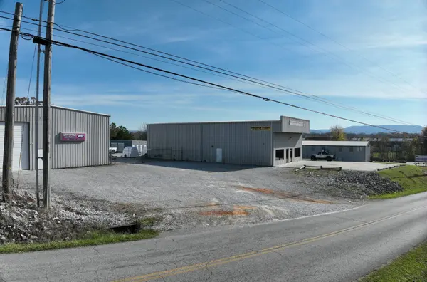 914 Red Rd, Mcminnville, TN 37110