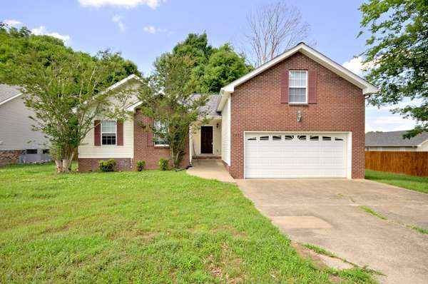 3291 S SENSENEY CIR, Clarksville, TN 37042