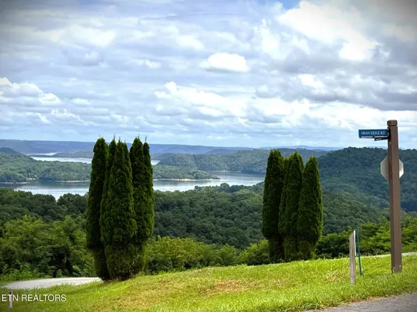 15 Swan Ridge Rd, Hilham, TN 38568