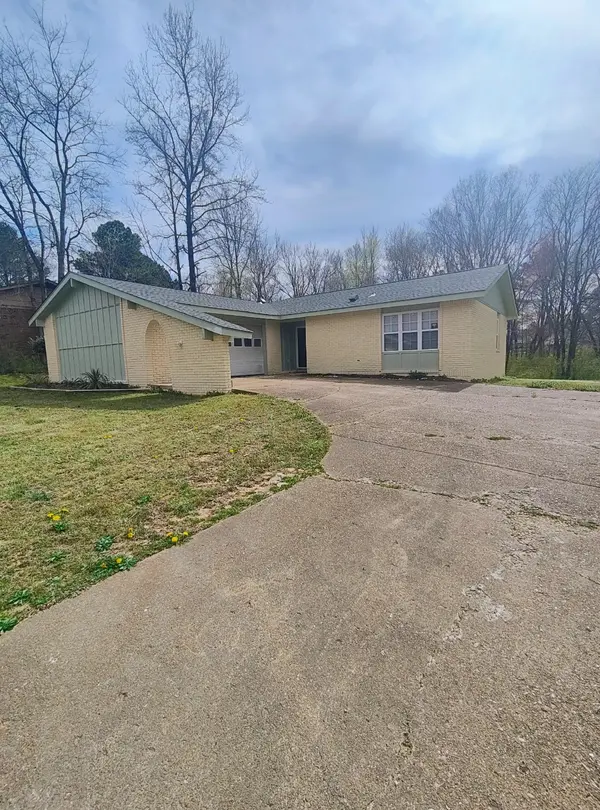 52 Eagle Cv, Jackson, TN 38305