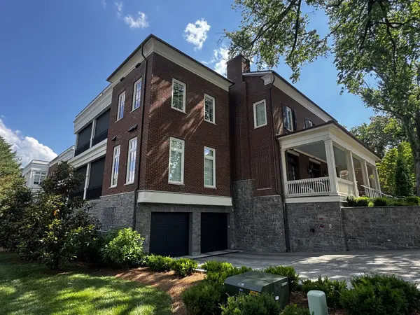 725 W Main St #101, Franklin, TN 37064