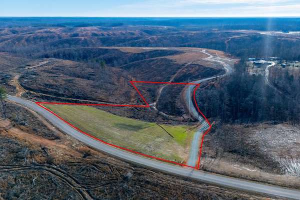 1379 Little Swan Creek Rd, Hohenwald, TN 38462