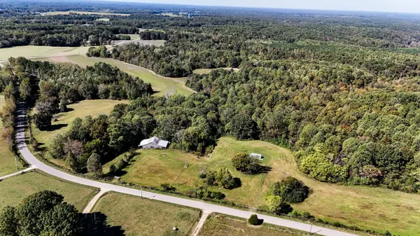 9062 Dry Creek Rd, Mount Pleasant, TN 38474