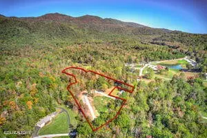 1446 Cove Lane, Oliver Springs, TN 37840