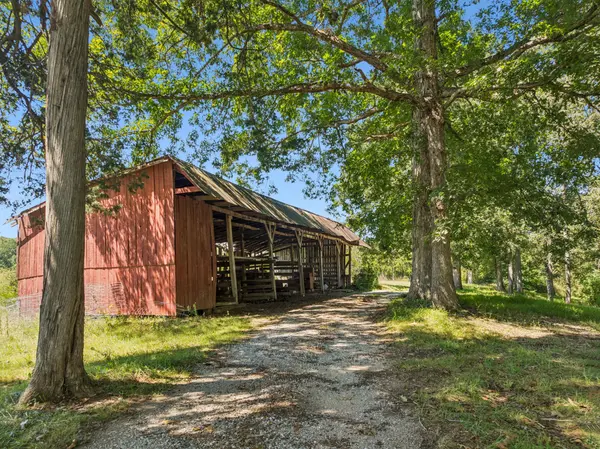 8272 Burgess Falls Rd, Baxter, TN 38544