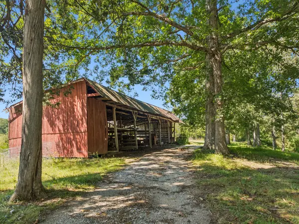 8272 Burgess Falls Rd, Baxter, TN 38544