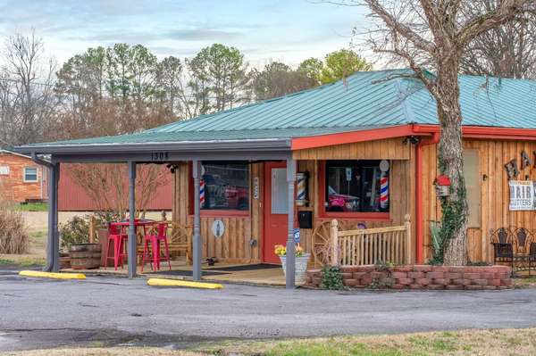 1308 Neelys Bend Rd, Madison, TN 37115