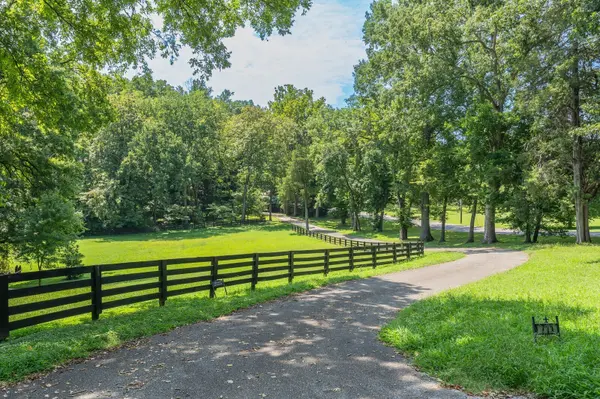 711 Hill Rd, Brentwood, TN 37027
