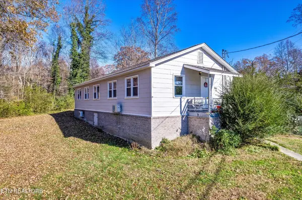 558560 W Outer Drive, Oak Ridge, TN 37830