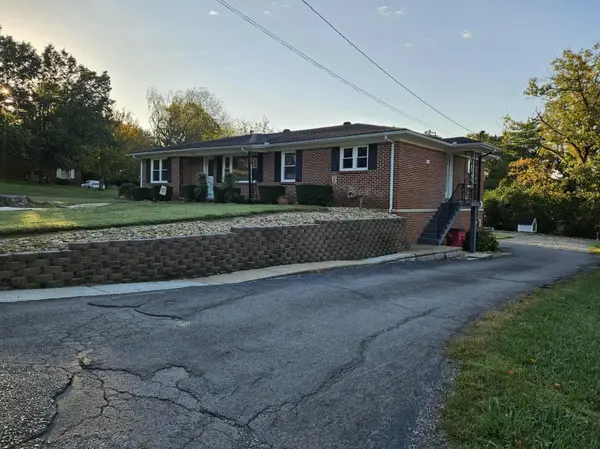 636 Carmack Ave, Carthage, TN 37030