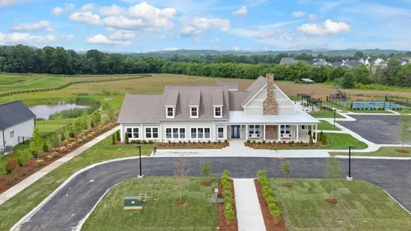 8029 Whitcroft Dr, College Grove, TN 37046