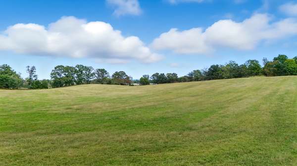 2 Smithville Hwy, Sparta, TN 38583