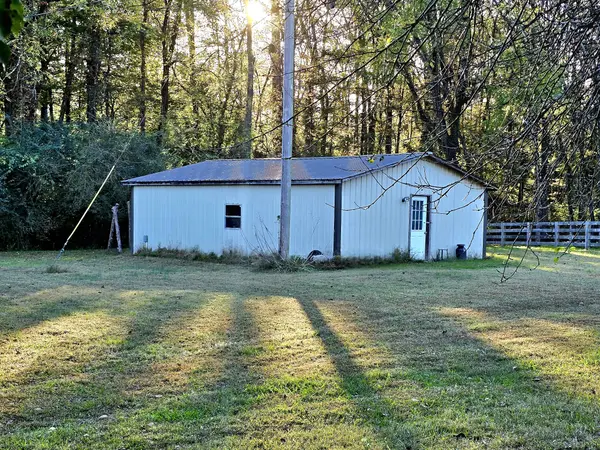 502 Case Rd, Prospect, TN 38477