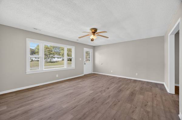 34 S Lincoln Rd, Fayetteville, TN 37334