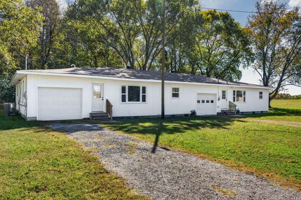 34 S Lincoln Rd, Fayetteville, TN 37334