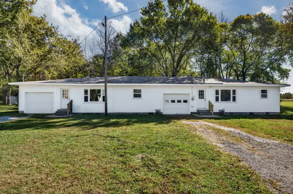 34 S Lincoln Rd, Fayetteville, TN 37334