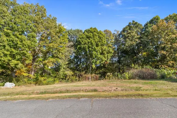 1006 Crestview Ct, Kingston Springs, TN 37082