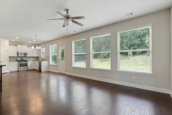 1034 Keeneland Dr, Spring Hill, TN 37174
