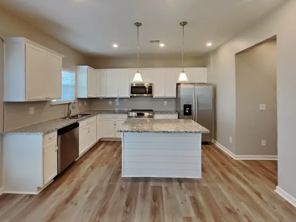 3726 Pelham Wood Dr, Murfreesboro, TN 37128