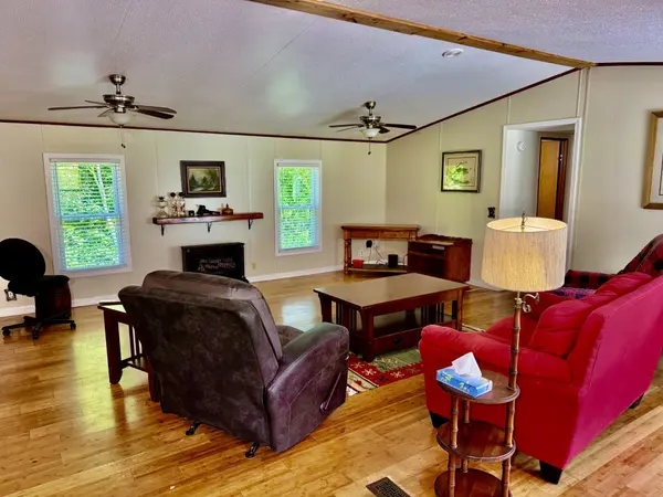 46 Bluff Point Ridge Rd, Waverly, TN 37185