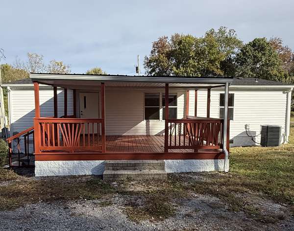 600 Meridian Dr, Smithville, TN 37166