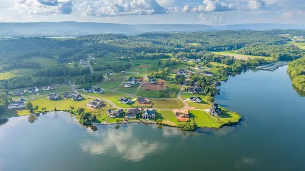 290 Edgewater Way, Jasper, TN 37347