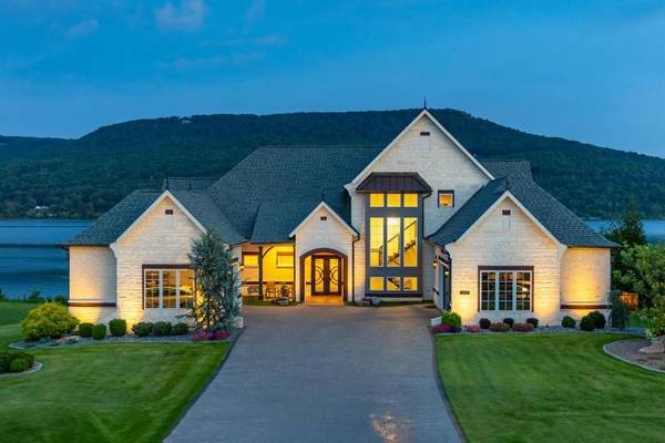 290 Edgewater Way, Jasper, TN 37347