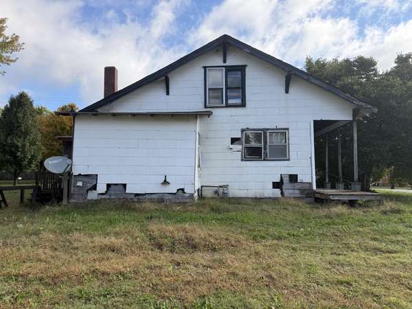62 High St #E, Mc Ewen, TN 37101