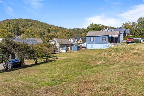 9 Sawyer Street, Chattanooga, TN 37405