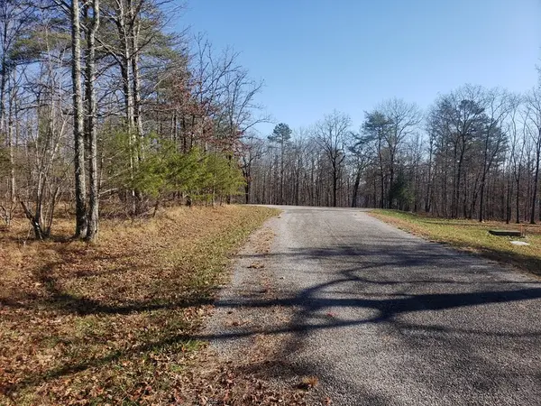 44 Hemlock Ln, Spencer, TN 38585