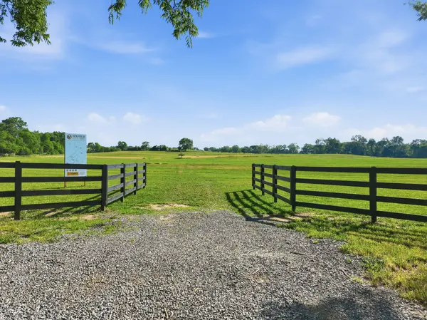 1 Deshea Creek Rd, Gallatin, TN 37066