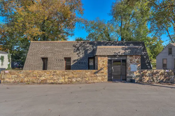 526 E Iris Dr, Nashville, TN 37204