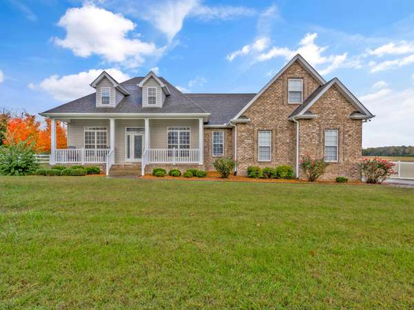 1440 Leaf Ln, Ashland City, TN 37015