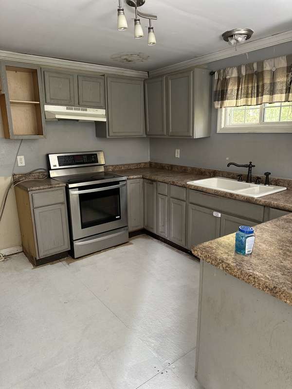315 Hickory Grove Blvd, Clarksville, TN 37040