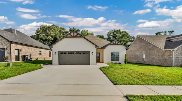 710 Southern Pine Trl, Clarksville, TN 37043
